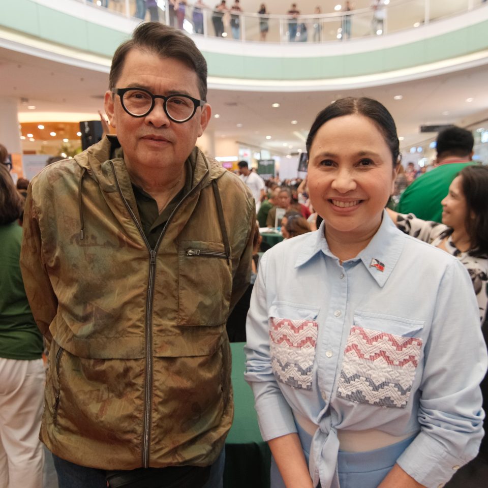 Acting Department of Trade and Industry Secretary Cristina Aldeguer-Roque with Go Negosyo founder Joey Concepcion at Go Negosyo’s popular mall-based entrepreneurship mentoring event, 3M on Wheels. Concepcion welcomed Roque’s new post at the DTI, citing her many years as a successful entrepreneur as powerful credentials.