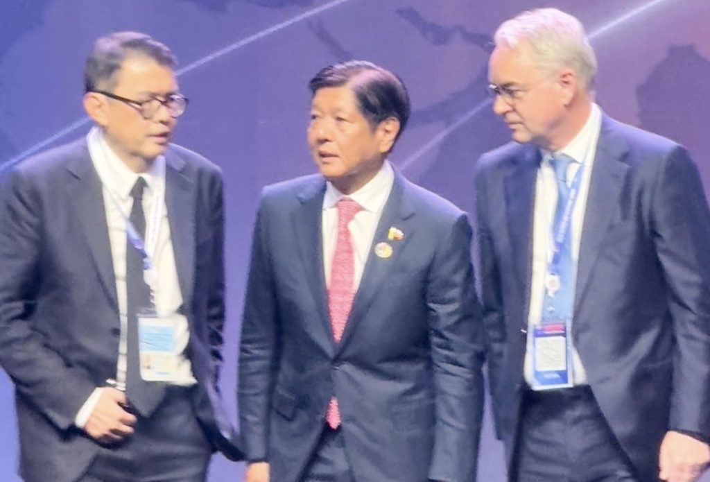 Joey Concepcion, founder of Go Negosyo, talks with President Ferdinand Marcos Jr. at the sidelines of the recently concluded ASEAN Business and Investment Summit in Laos PDR about the ASEAN Food Security Alliance (AFSA), a regional initiative for food security in the Philippines. Joining them is Christian Eyde Moeller, President of Lionheart Farms and a key private sector participant in the initiative.