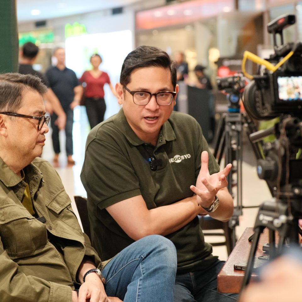 Go Negosyo Founder Joey Concepcion and Senator Bam Aquino during the Go Negosyo 3M On Wheels rollout held on February 10, 2024, at Robinsons Place Manila.