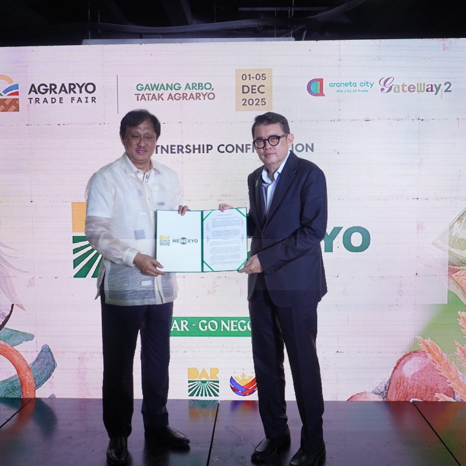 Department of Agrarian Reform Secretary Conrado Estrella III and Go Negosyo founder Joey Concepcion present the Memorandum of Agreement at the Agraryo Trade Fair Opening Ceremony last December 1, 2025 at the Araneta Coliseum in Quezon City. The agreement leverages the complementary strengths of the public and private sectors to achieve food security through improved farm productivity.